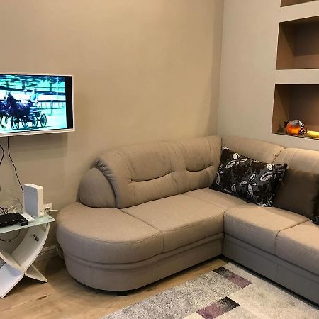 Gozsdu Glamour Apartment บูดาเปสต์ ภายนอก รูปภาพ