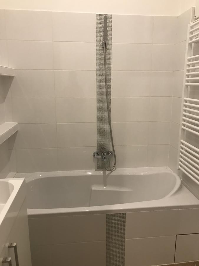 Gozsdu Glamour Apartment บูดาเปสต์ ภายนอก รูปภาพ